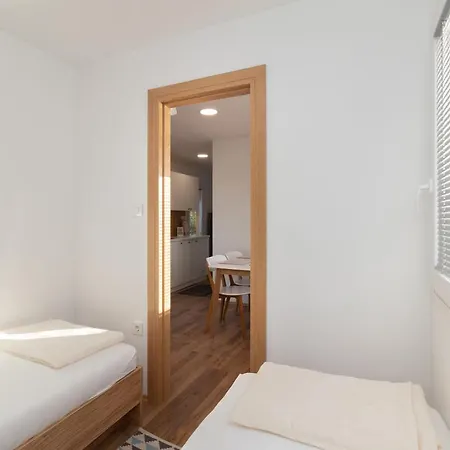 Mobile Sea Shell 펜션 Pašman